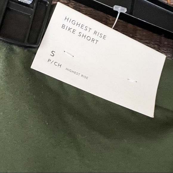 NWT American Eagle Highest Rise Bike Short Olive Green - Picture 7 of 7